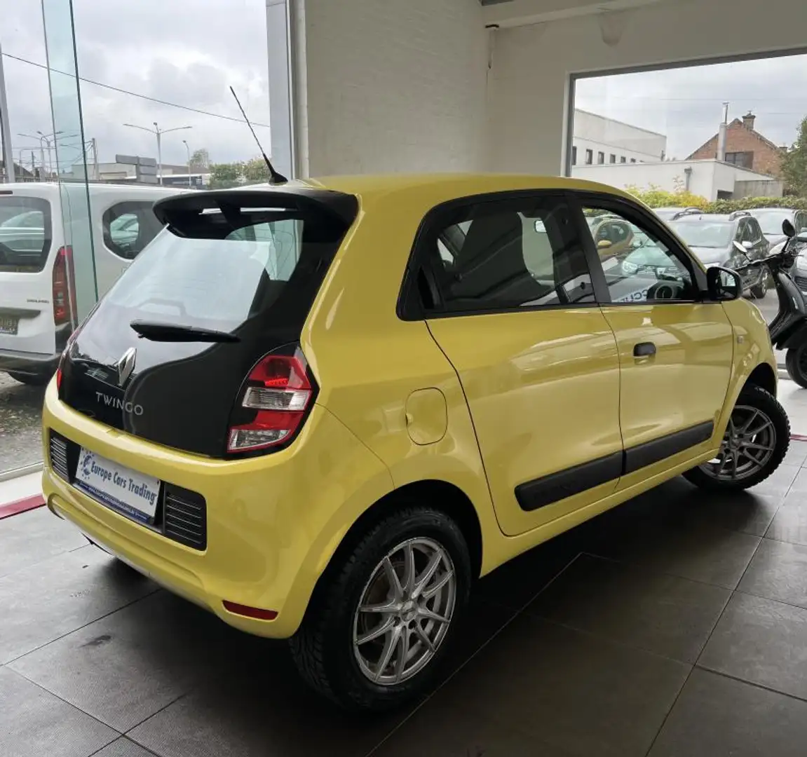 Renault Twingo 1.0 SCE 70 CH - PARFAIT ETAT GAR 12M Geel - 2
