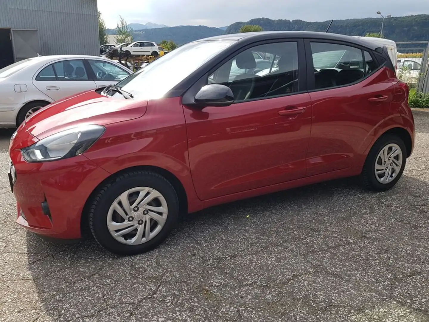 Hyundai i10 Chic 1,0 Benzin Schwarz - 2