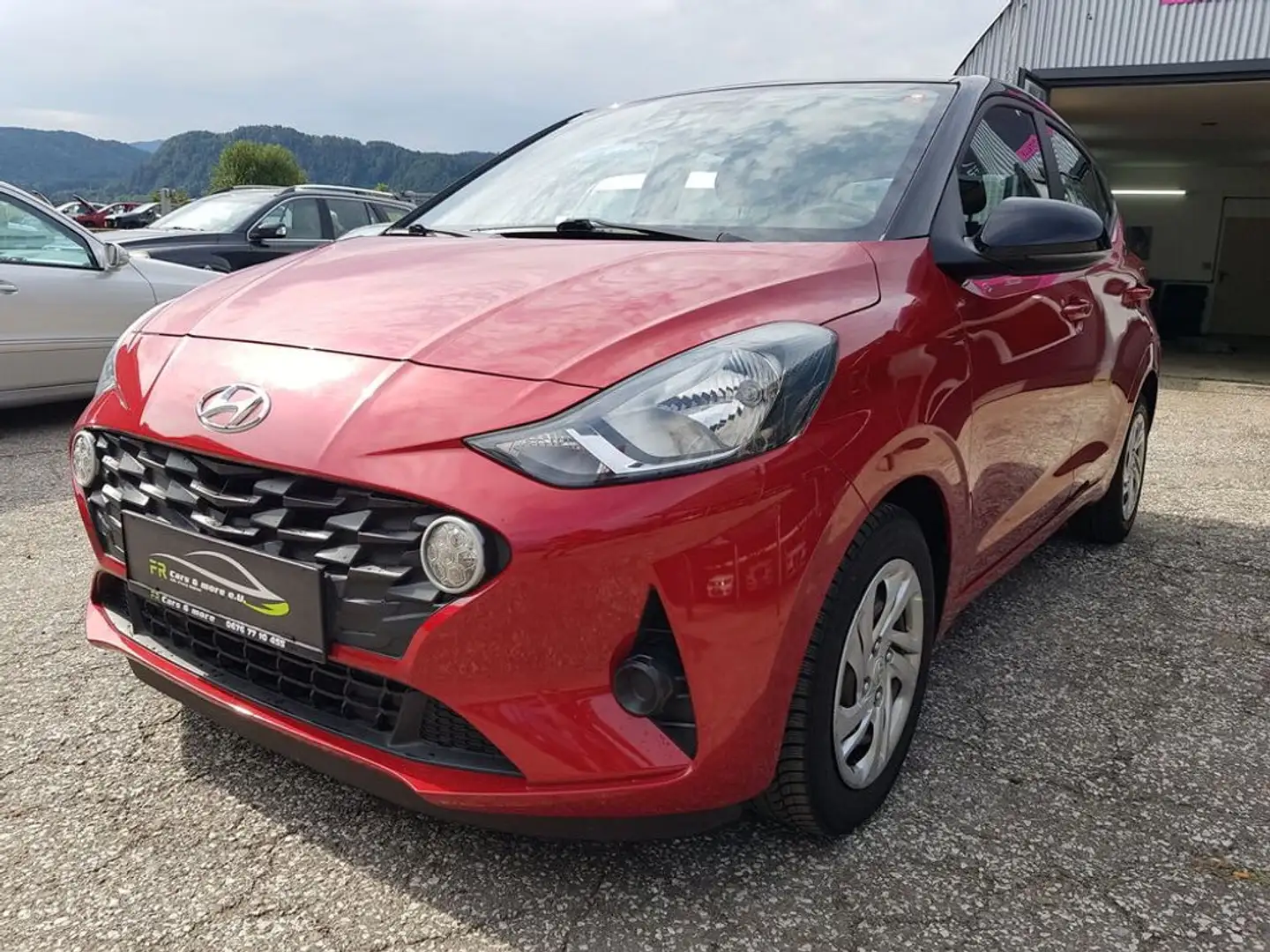 Hyundai i10 Chic 1,0 Benzin Schwarz - 1