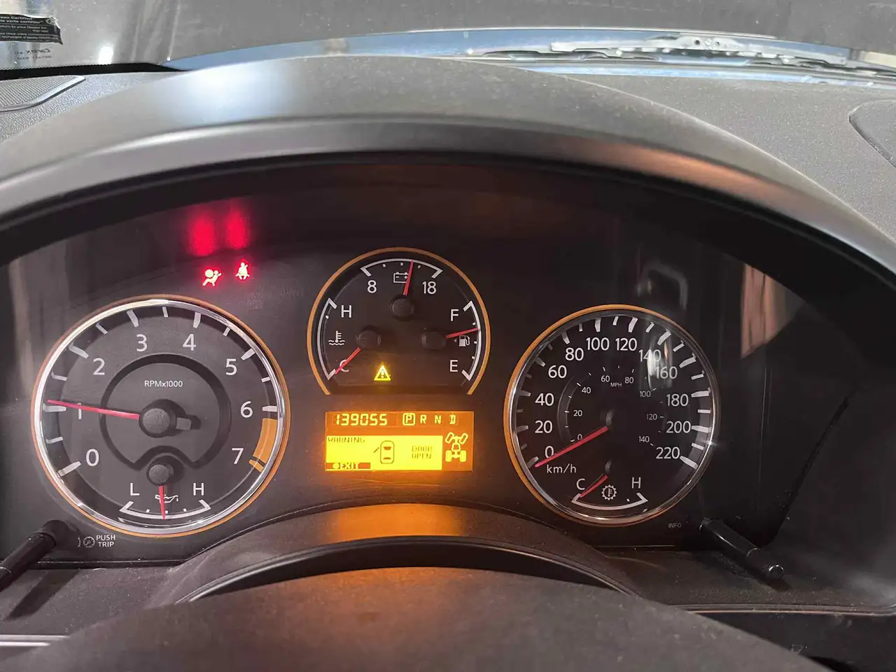 Nissan Titan снимка Nissan Titan