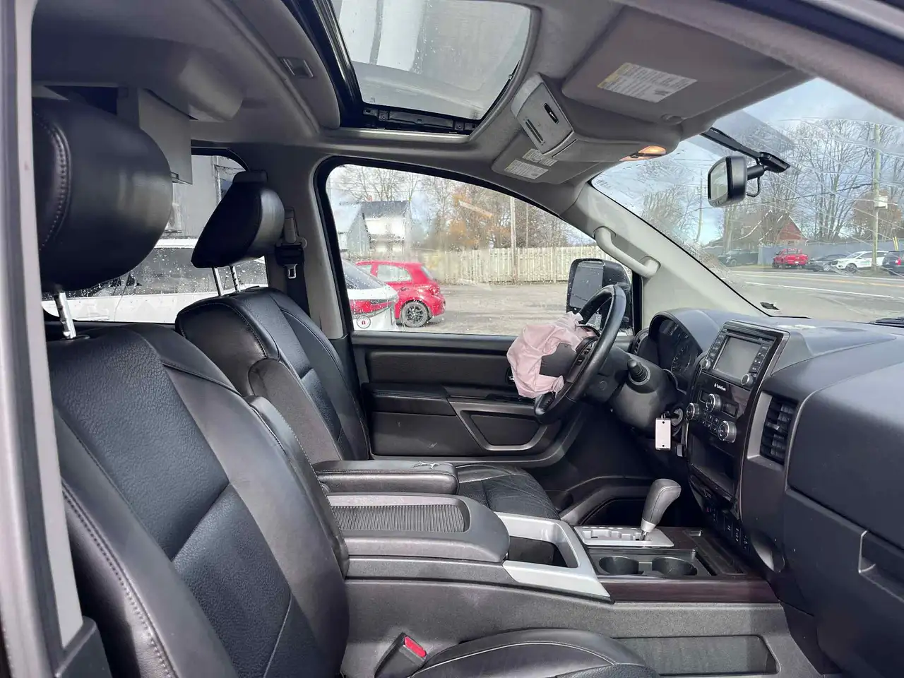 Nissan Titan снимка Nissan Titan