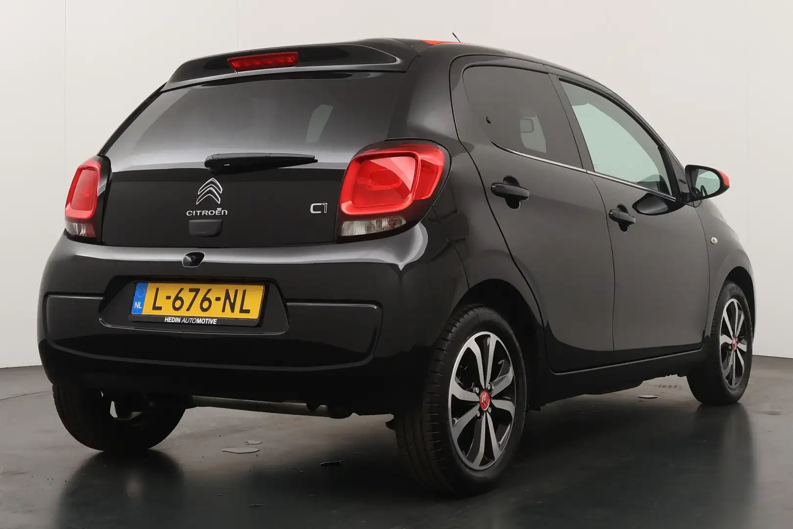 Citroen C1 1.0 72pk Airscape Shine | Apple Carplay/Android Au Zwart - 2