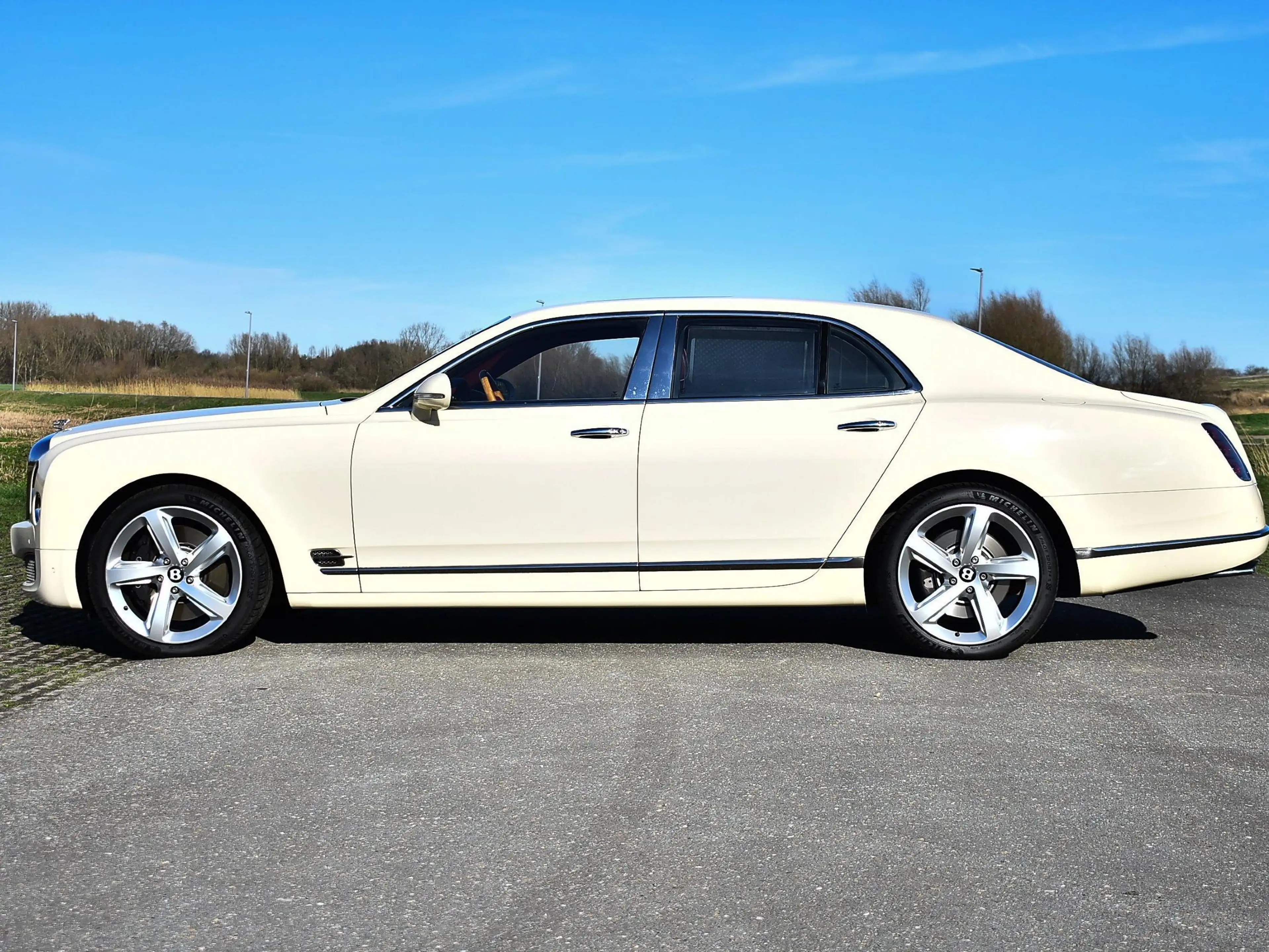 Bentley Mulsanne Mulsanne Speed sedan 6.75L V8 — photo 9