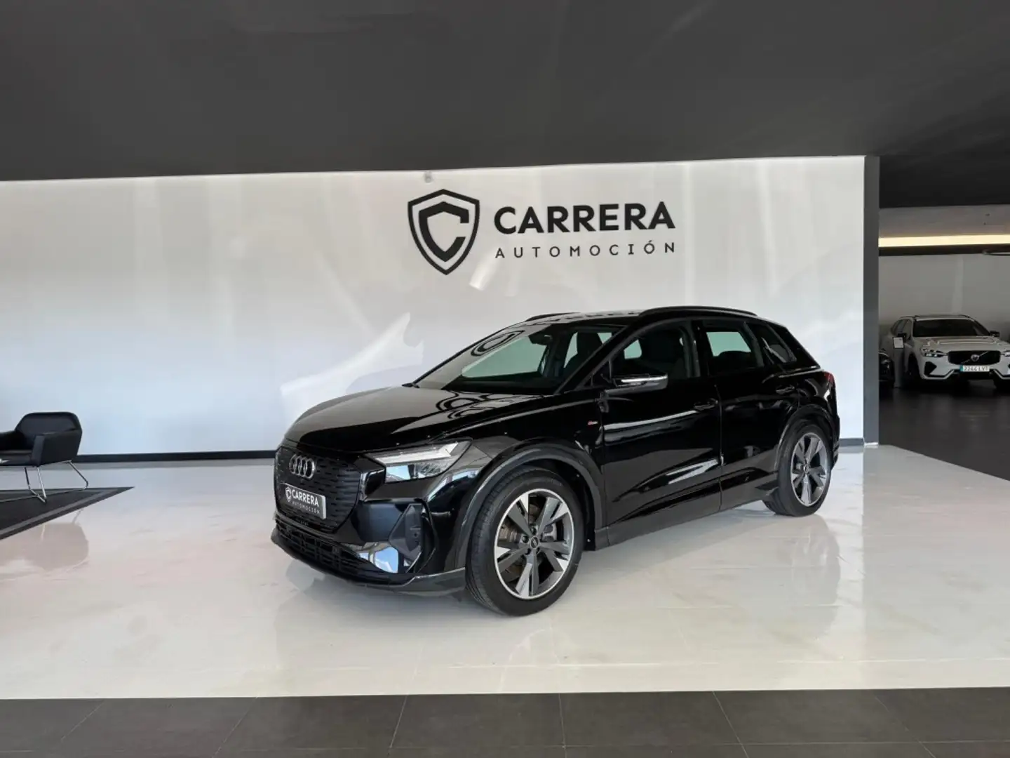 Audi Q4 e-tron 40 S Line 82KWh Negro - 1
