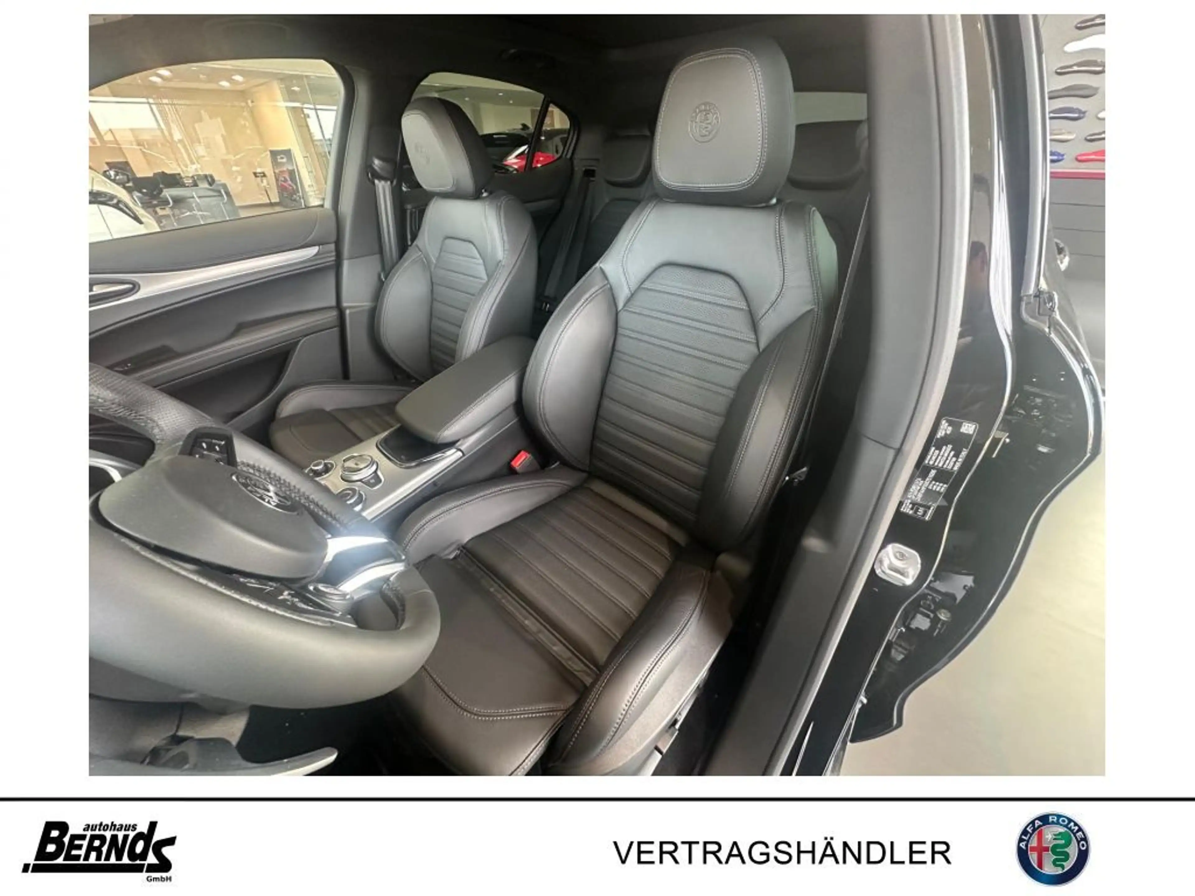 Alfa Romeo Stelvio 2.2D Q4 Veloce TECHNOLOGIE PREMIUM 2,3t-AHK GLASD — photo 11
