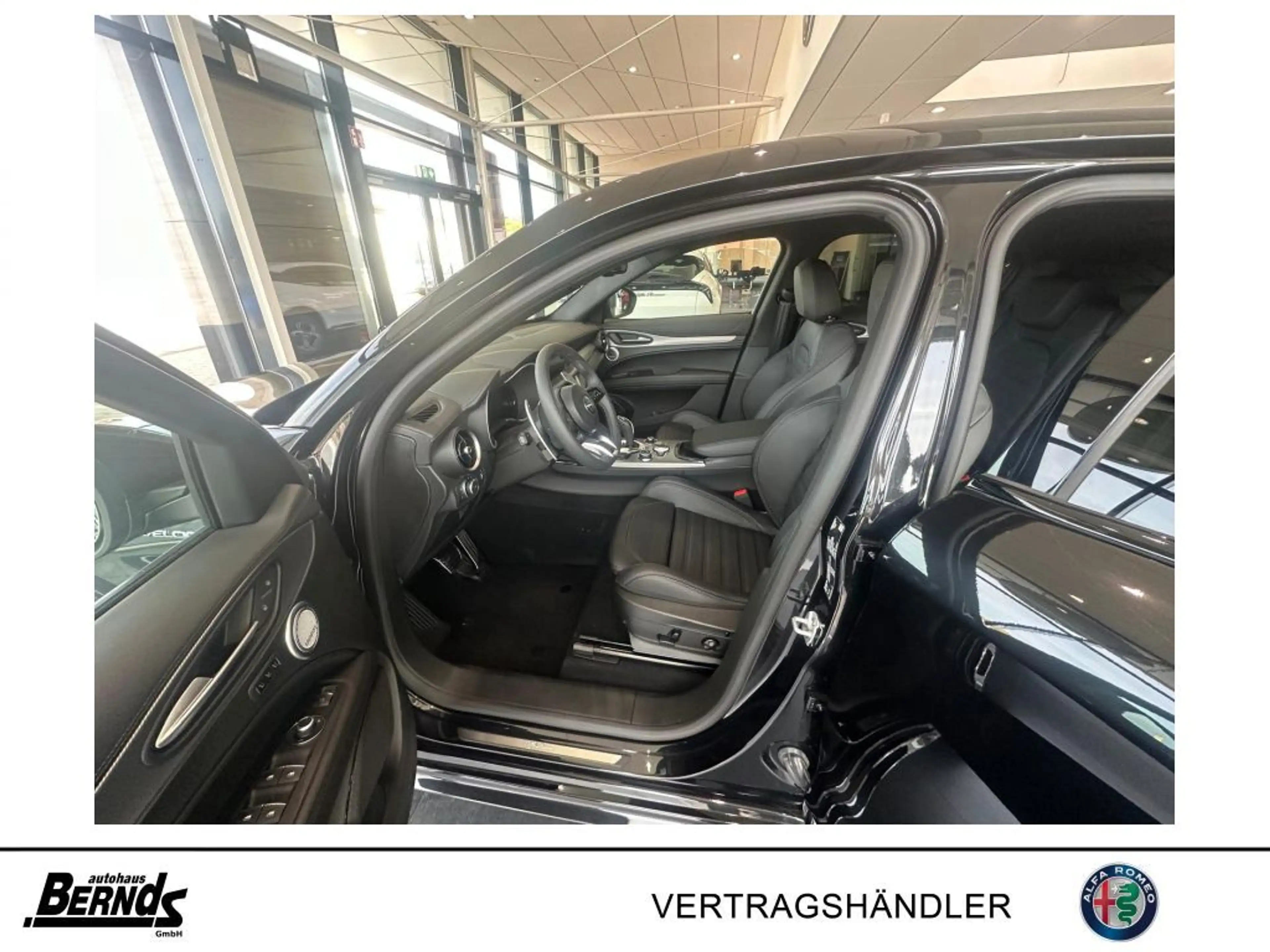 Alfa Romeo Stelvio 2.2D Q4 Veloce TECHNOLOGIE PREMIUM 2,3t-AHK GLASD — photo 14