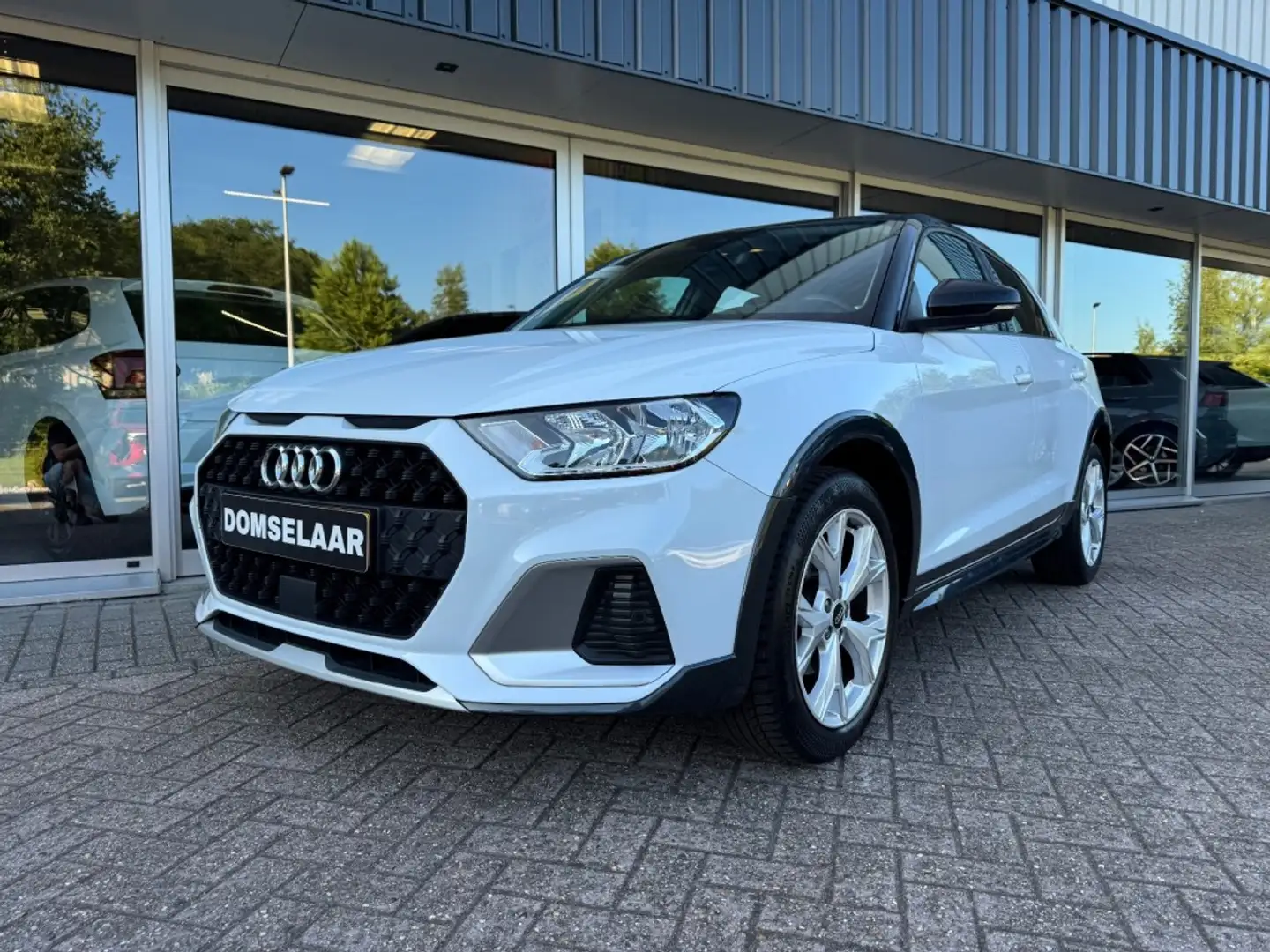 Audi A1 Allstreet 25 TFSI Advanced Edition Wit - 1