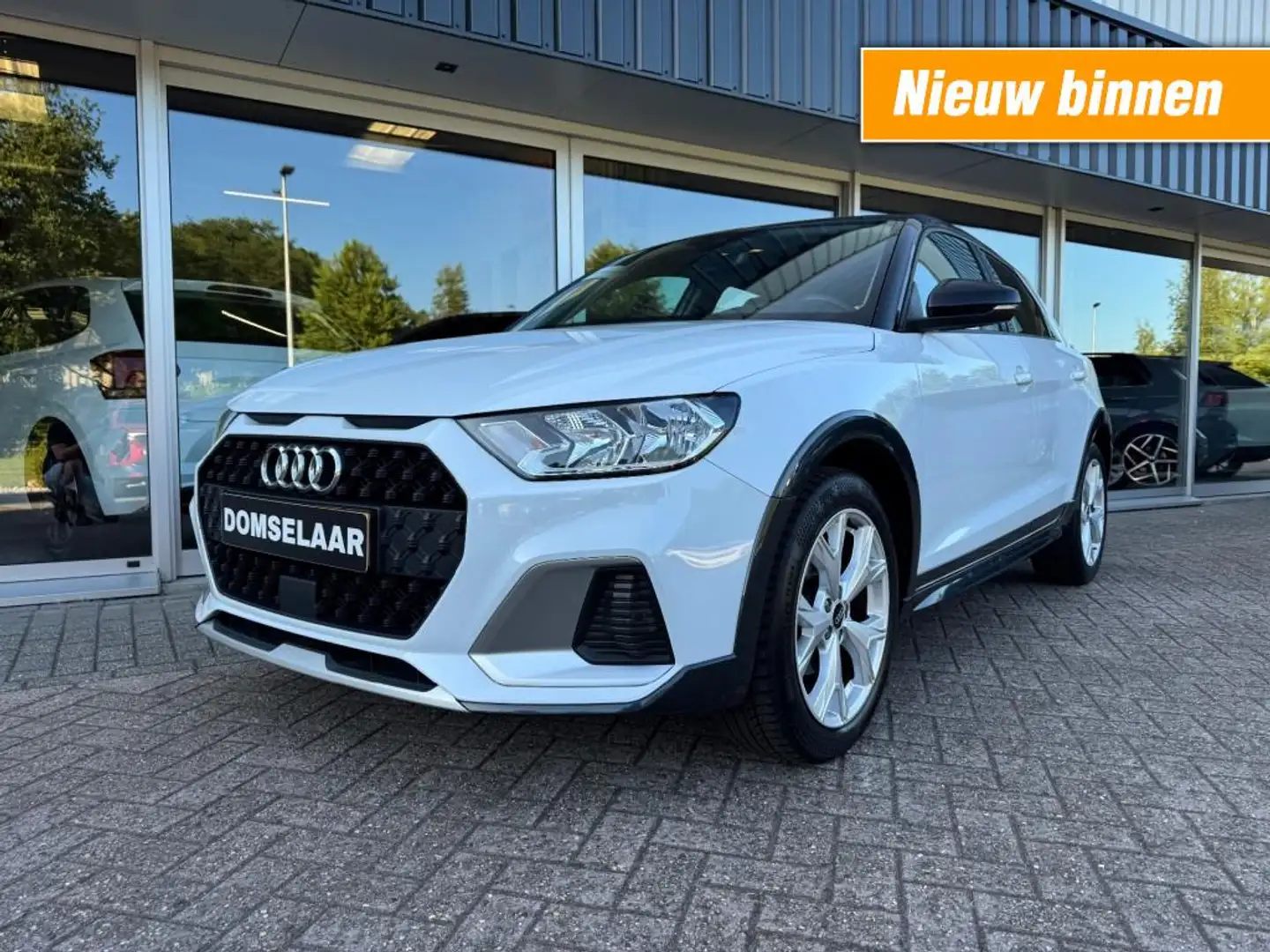 Audi A1 Allstreet 25 TFSI Advanced Edition Weiß - 1