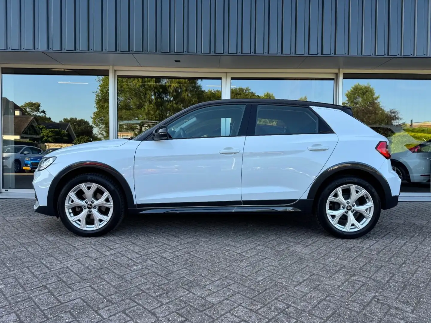 Audi A1 Allstreet 25 TFSI Advanced Edition Weiß - 2