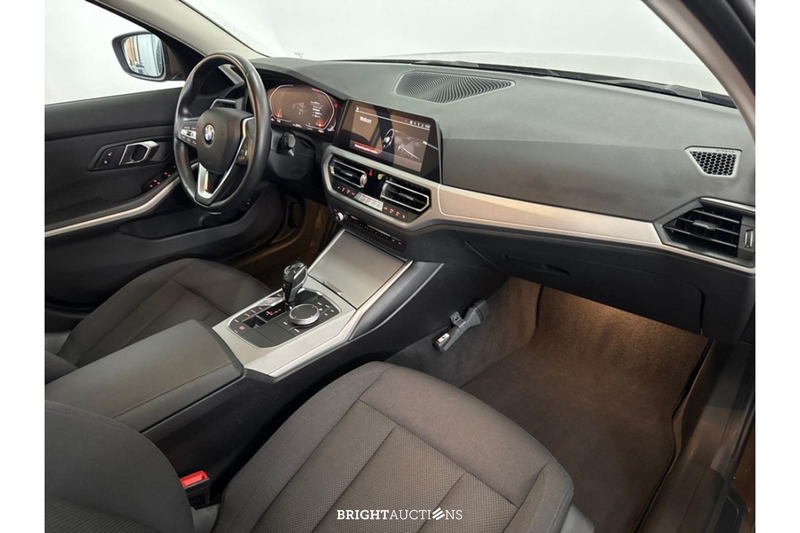 BMW 318 3 Serie d Executive Edition — photo 12