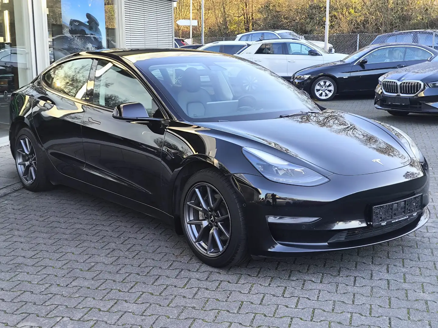 Tesla Model 3 Long Range Dual AWD PANO+STDHZ+LED+ACC+ Schwarz - 2