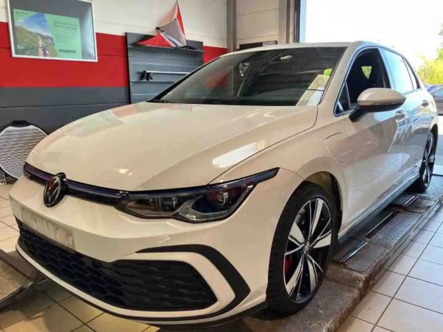 Volkswagen Golf GTE GTE LM18 IQ.LIGHT NAVI AHK ACC WINTERPAKET Weiß - 2
