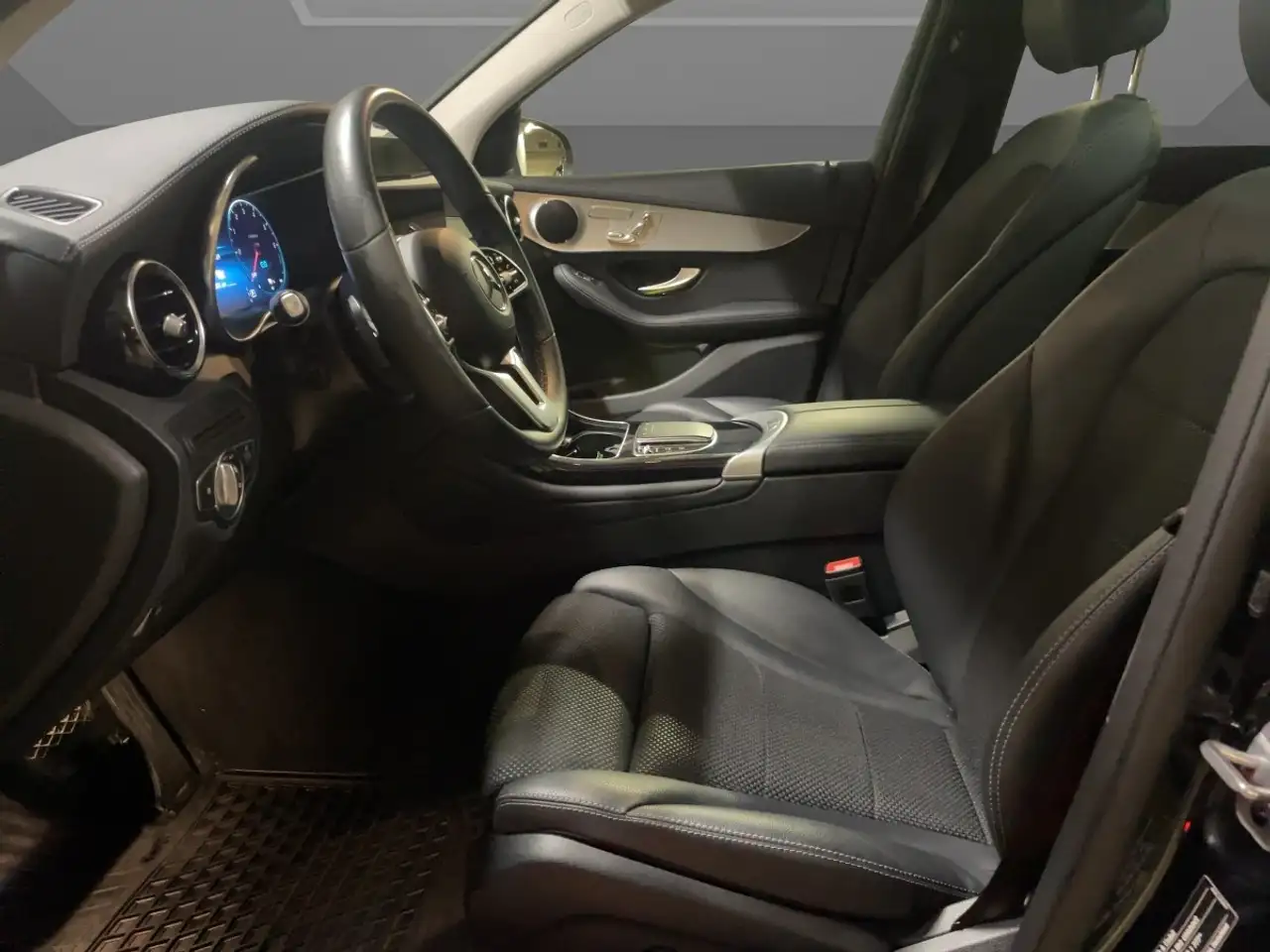 Mercedes-Benz GLC 300 de 4MATIC 6