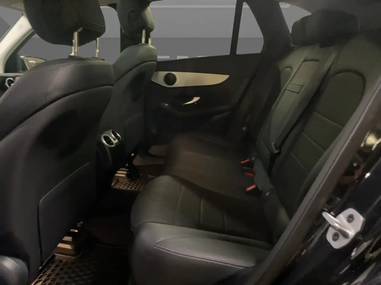 Mercedes-Benz GLC 300 de 4MATIC 7