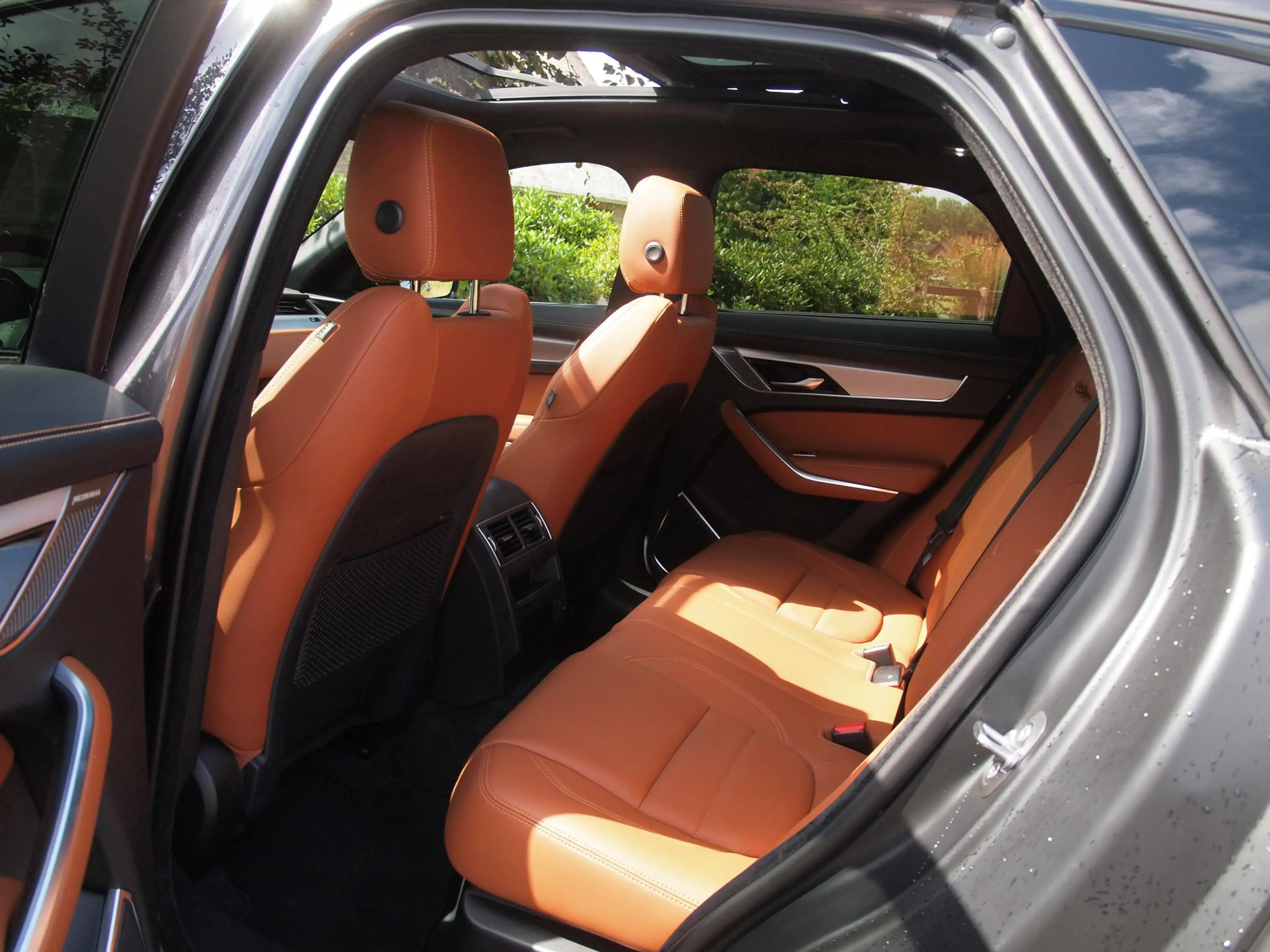 Jaguar F-Pace 2.0 P400e PHEV SE R-Dynamic | Panoramadak | Camera — photo 34