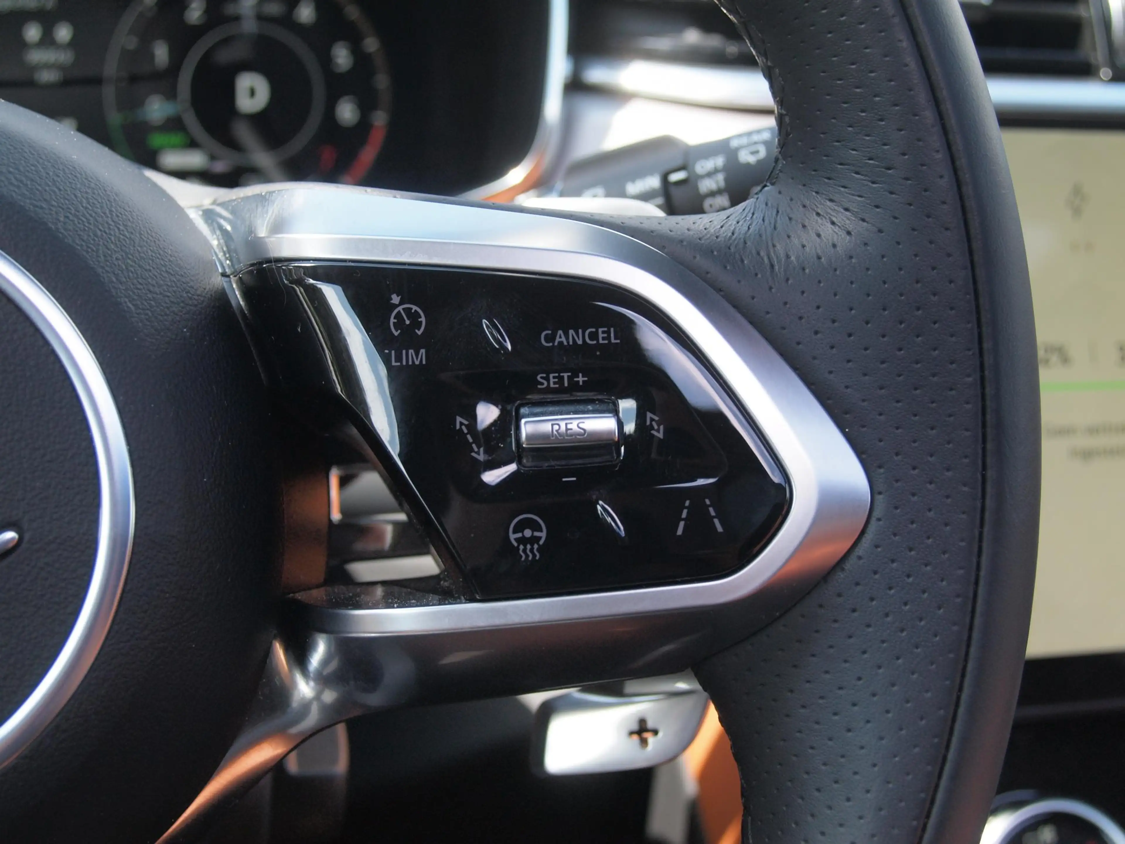 Jaguar F-Pace 2.0 P400e PHEV SE R-Dynamic | Panoramadak | Camera — photo 21