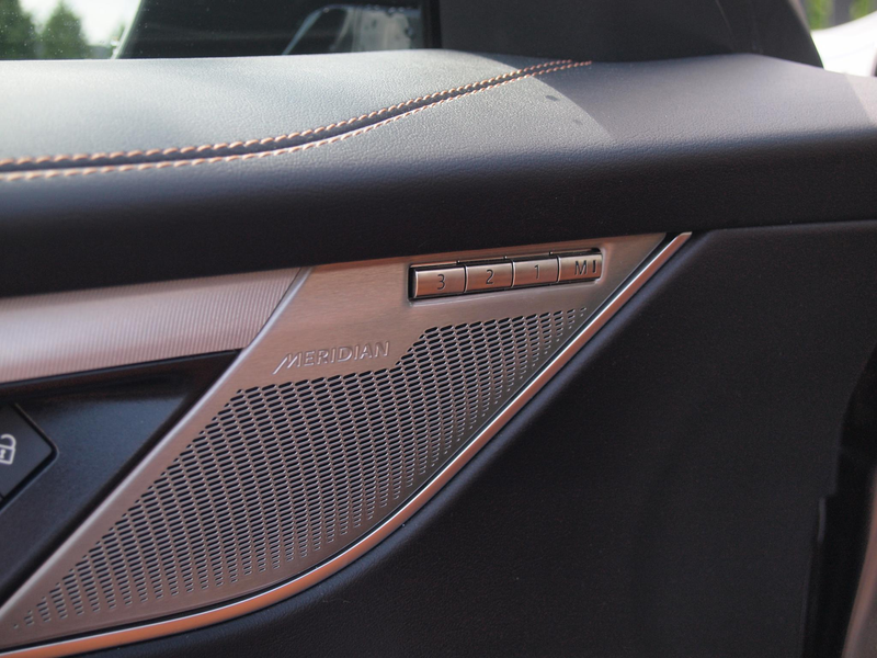 Jaguar F-Pace 2.0 P400e PHEV SE R-Dynamic | Panoramadak | Camera — photo 32