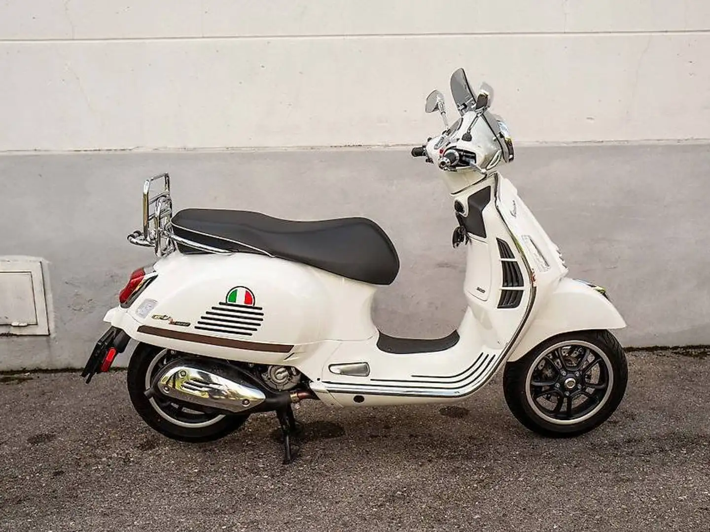 Vespa GTS Super 300 Vespa GTS 300 Fehér - 1