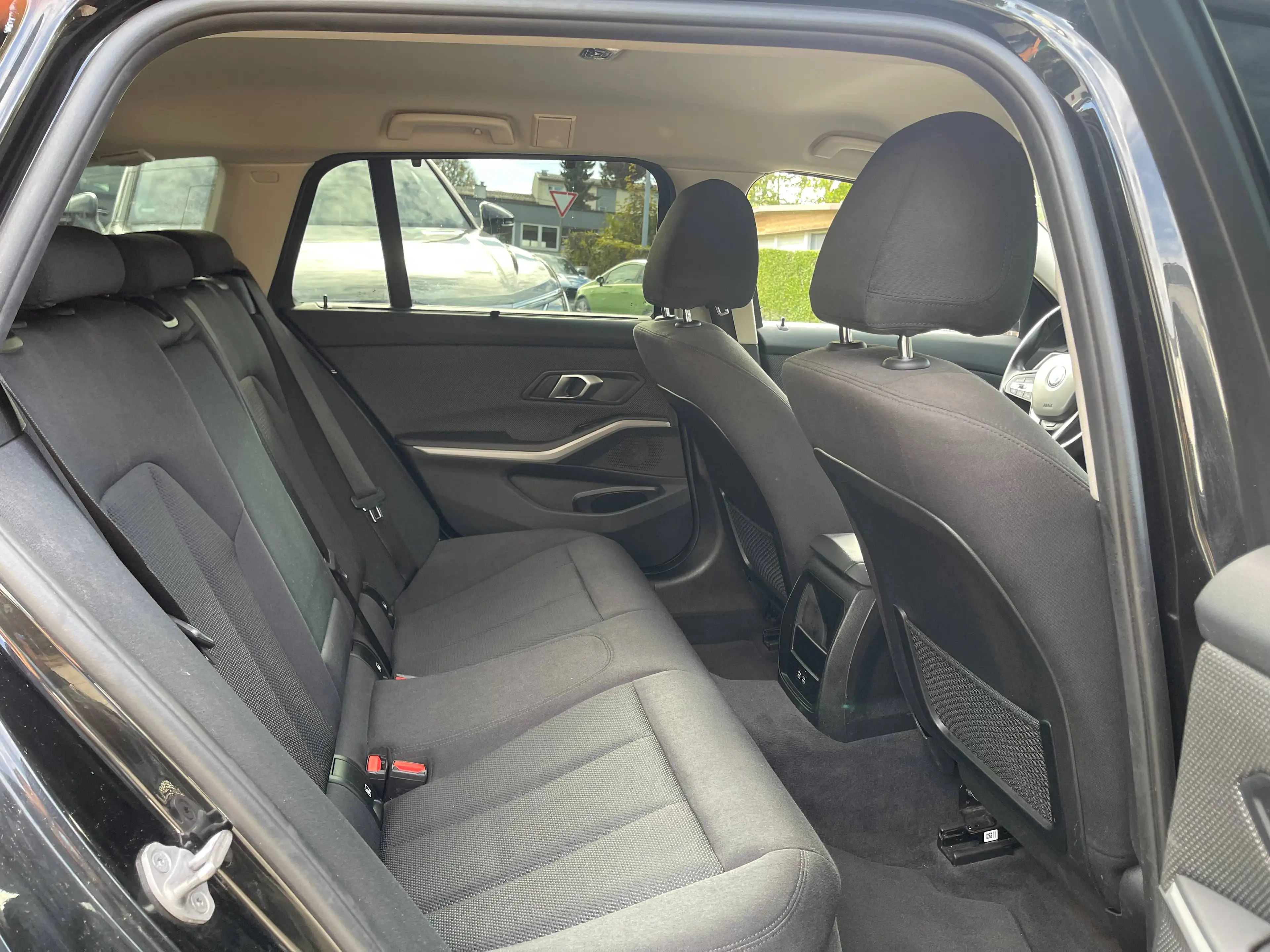 BMW 318 318 d SportLine — photo 12