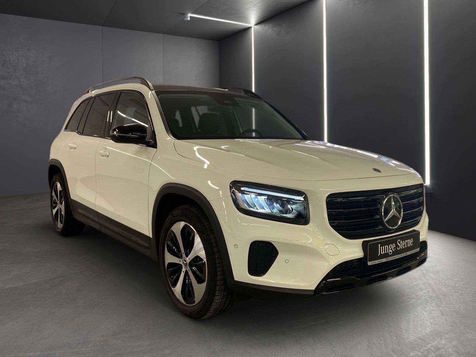 Mercedes-Benz GLB 220