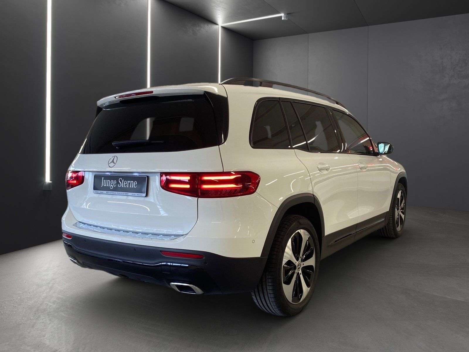 Mercedes-Benz GLB 220