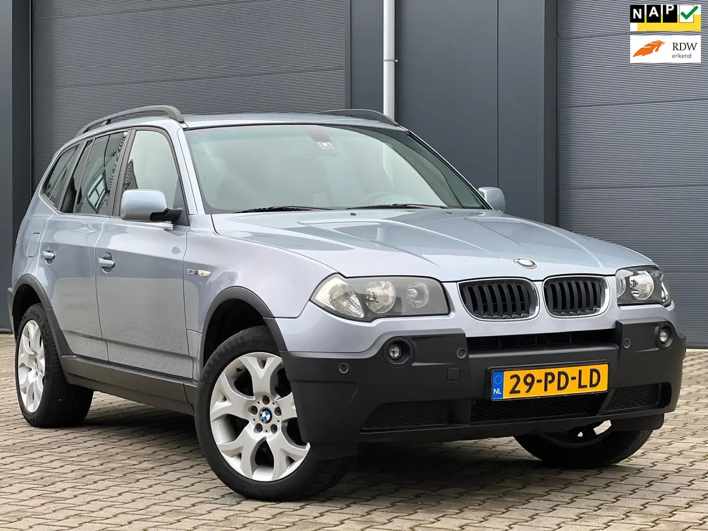 BMW X3 2.5i EXECUTIVE + AUTOMAAT + 4X4 + LEDER + LMV Blau - 1
