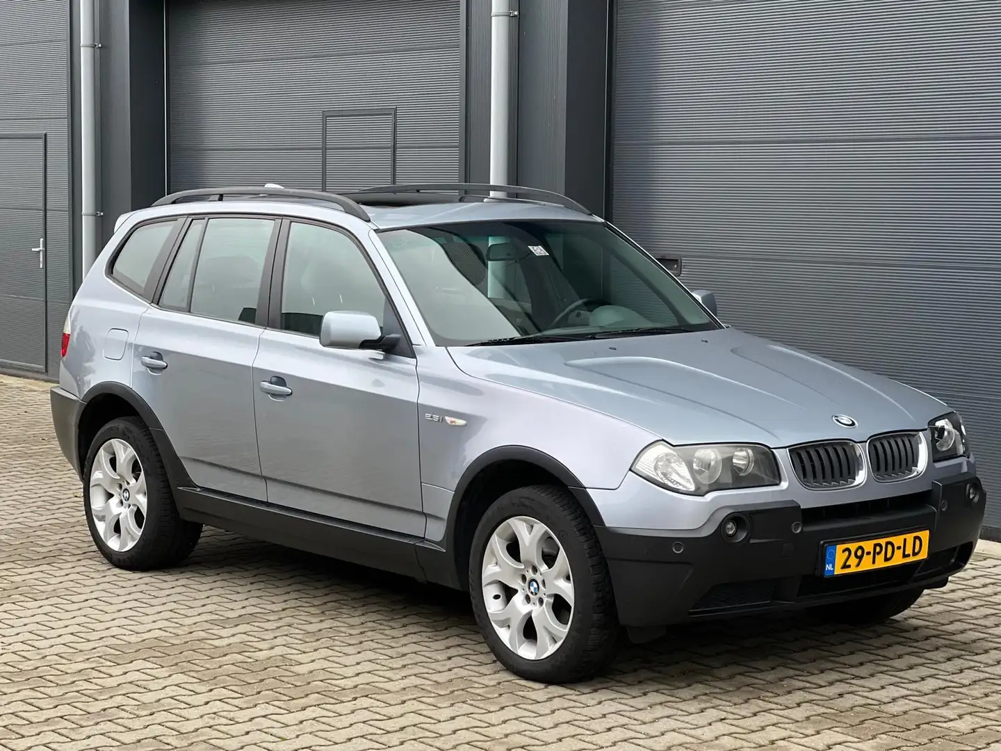 BMW X3 2.5i EXECUTIVE + AUTOMAAT + 4X4 + LEDER + LMV Blau - 2