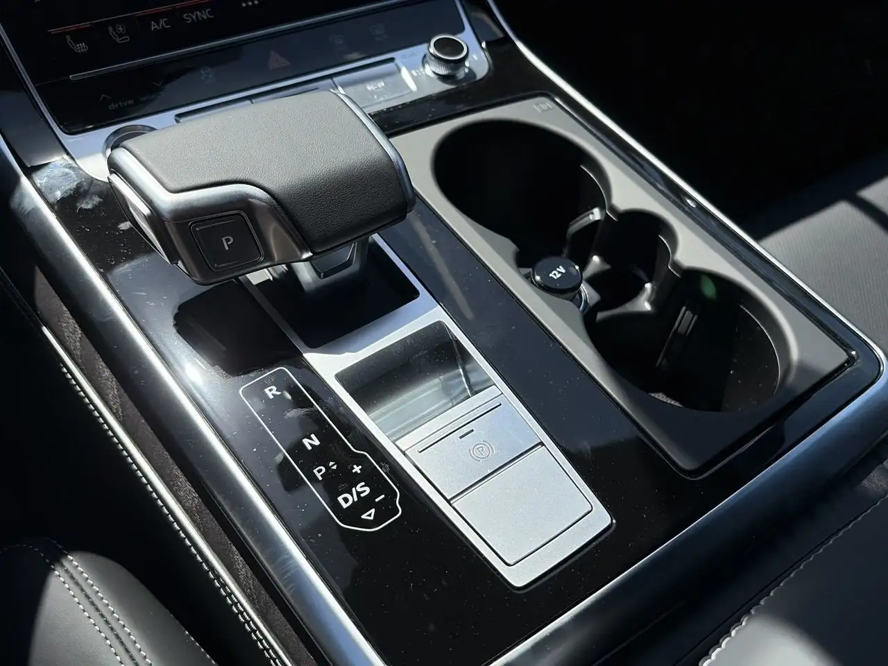 Audi Q7 снимка Audi Q7