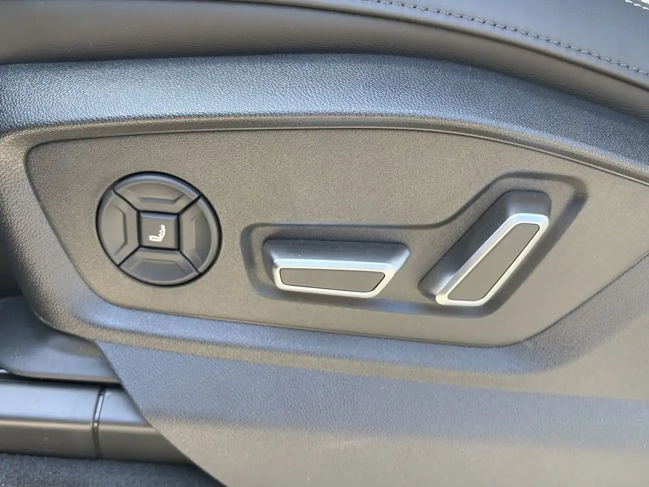 Audi Q7 снимка Audi Q7