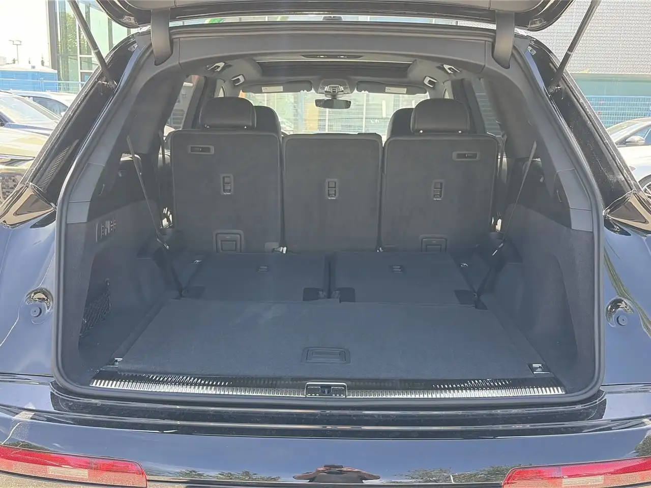 Audi Q7 снимка Audi Q7