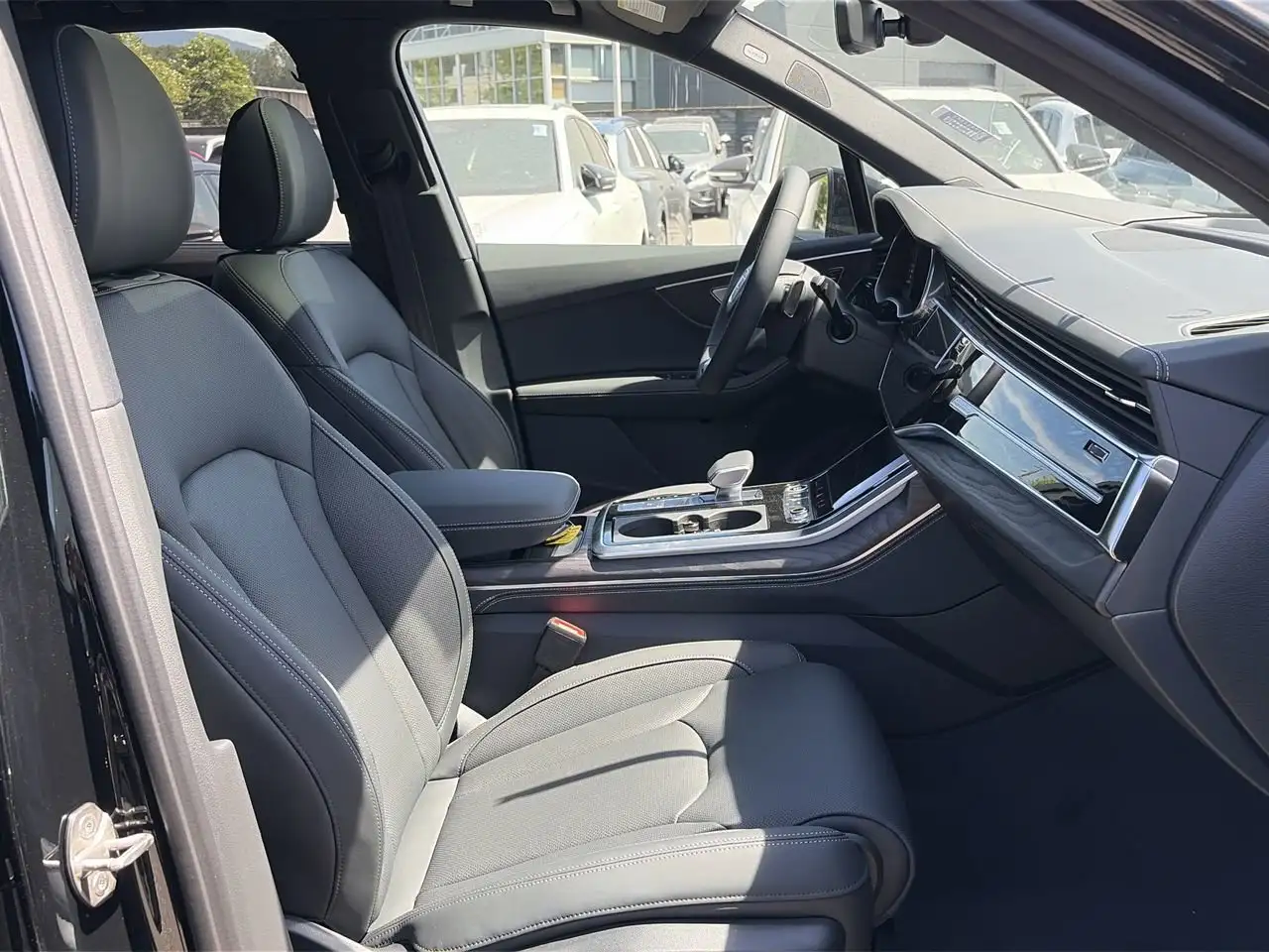 Audi Q7 снимка Audi Q7