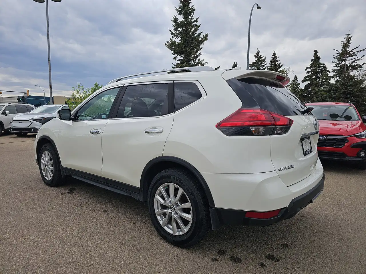 Nissan Rogue снимка Nissan Rogue