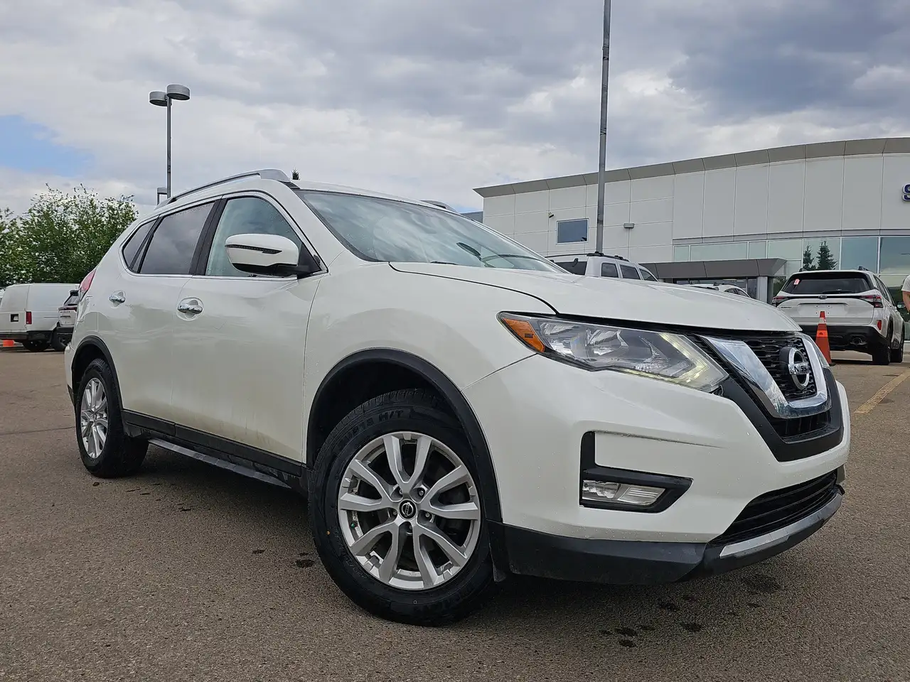 Nissan Rogue снимка Nissan Rogue