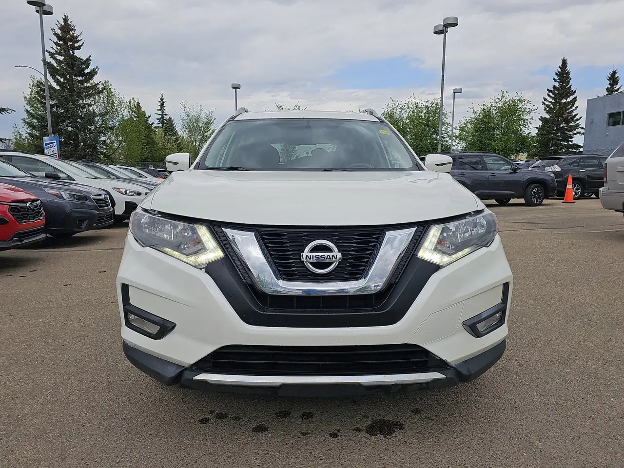 Nissan Rogue снимка Nissan Rogue