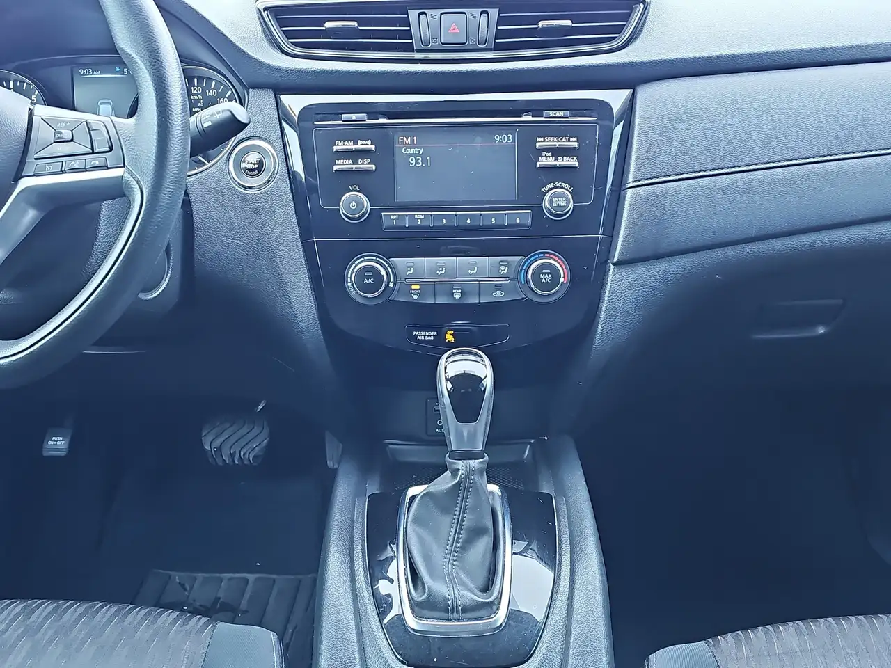 Nissan Rogue снимка Nissan Rogue