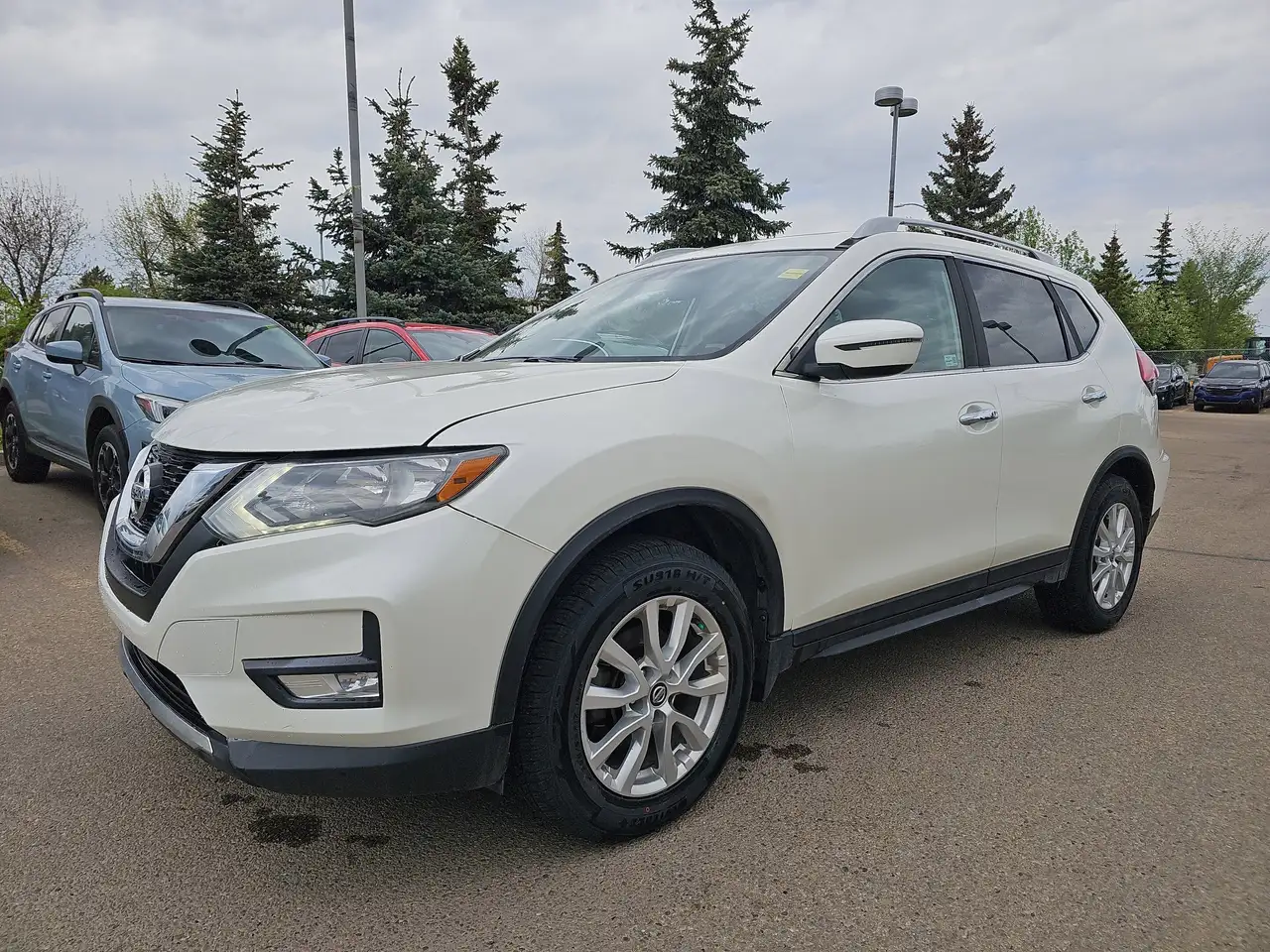 Nissan Rogue снимка Nissan Rogue