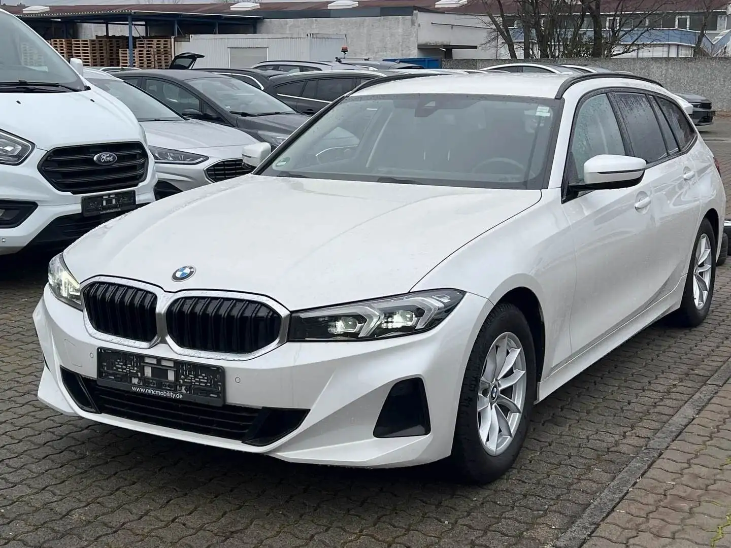 BMW 320 d Touring SHZ HUD LED 3-ZK Sportsitze Weiß - 2