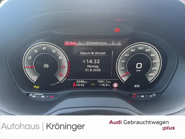 Audi Q2 view 12