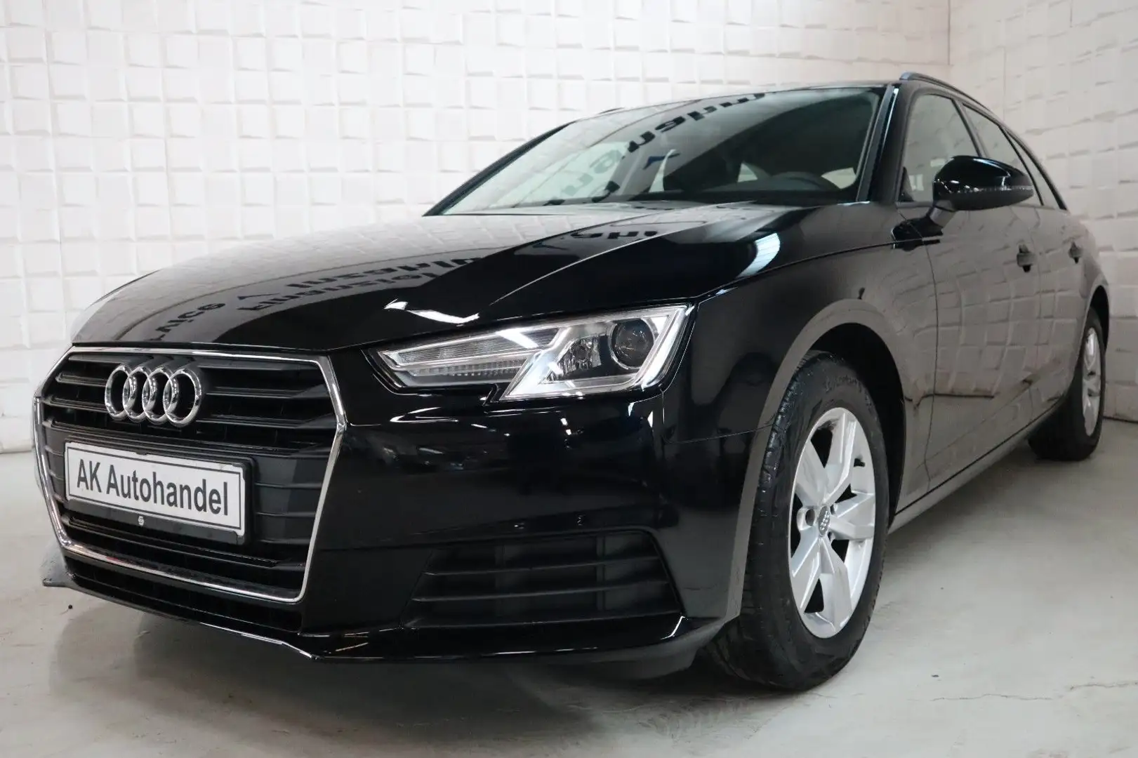 Audi A4 Avant basis Negro - 1