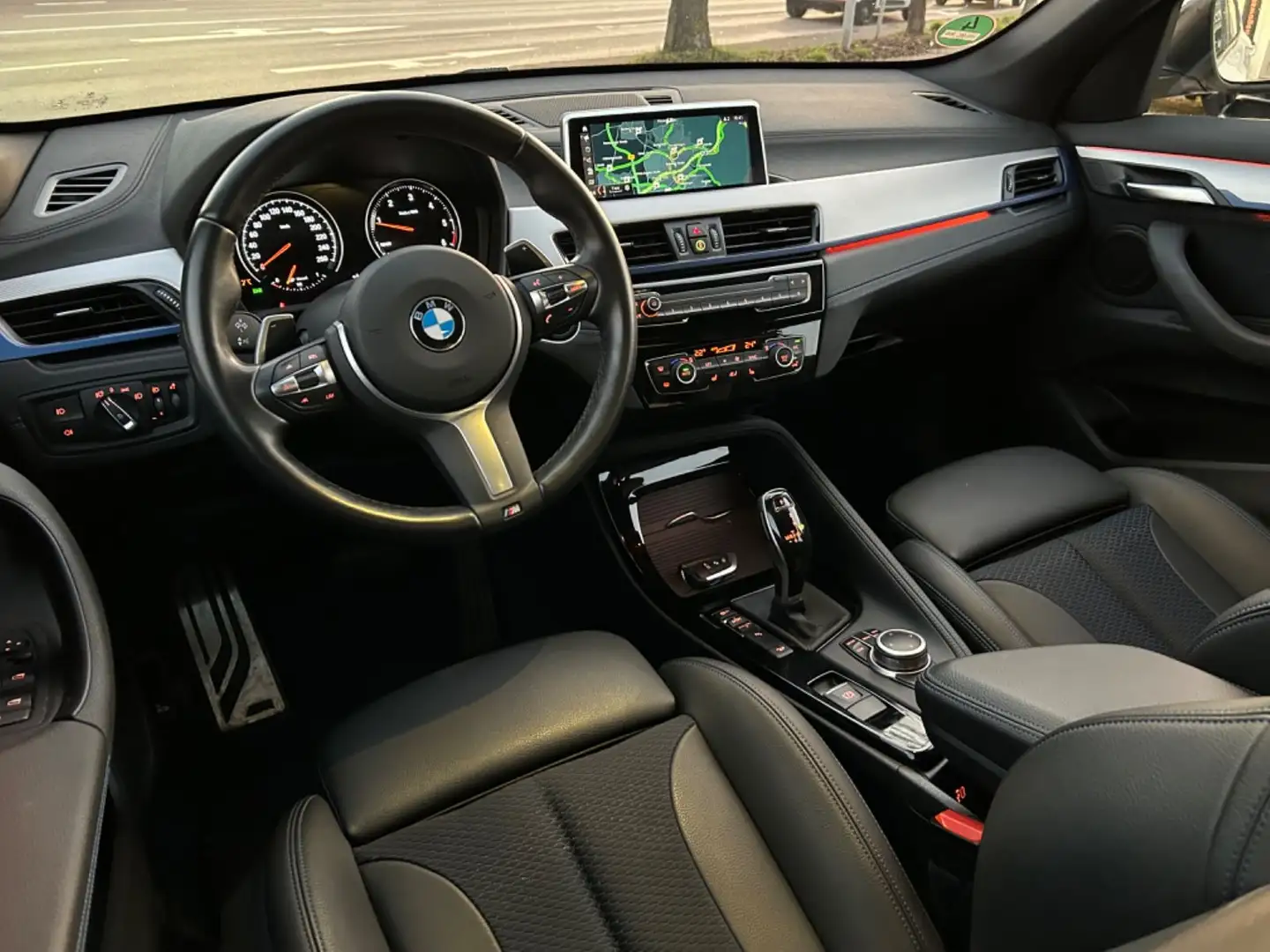 BMW X1 xDrive 20 d M Sport, Navi, LED, AHK, CarPlay Bianco - 1