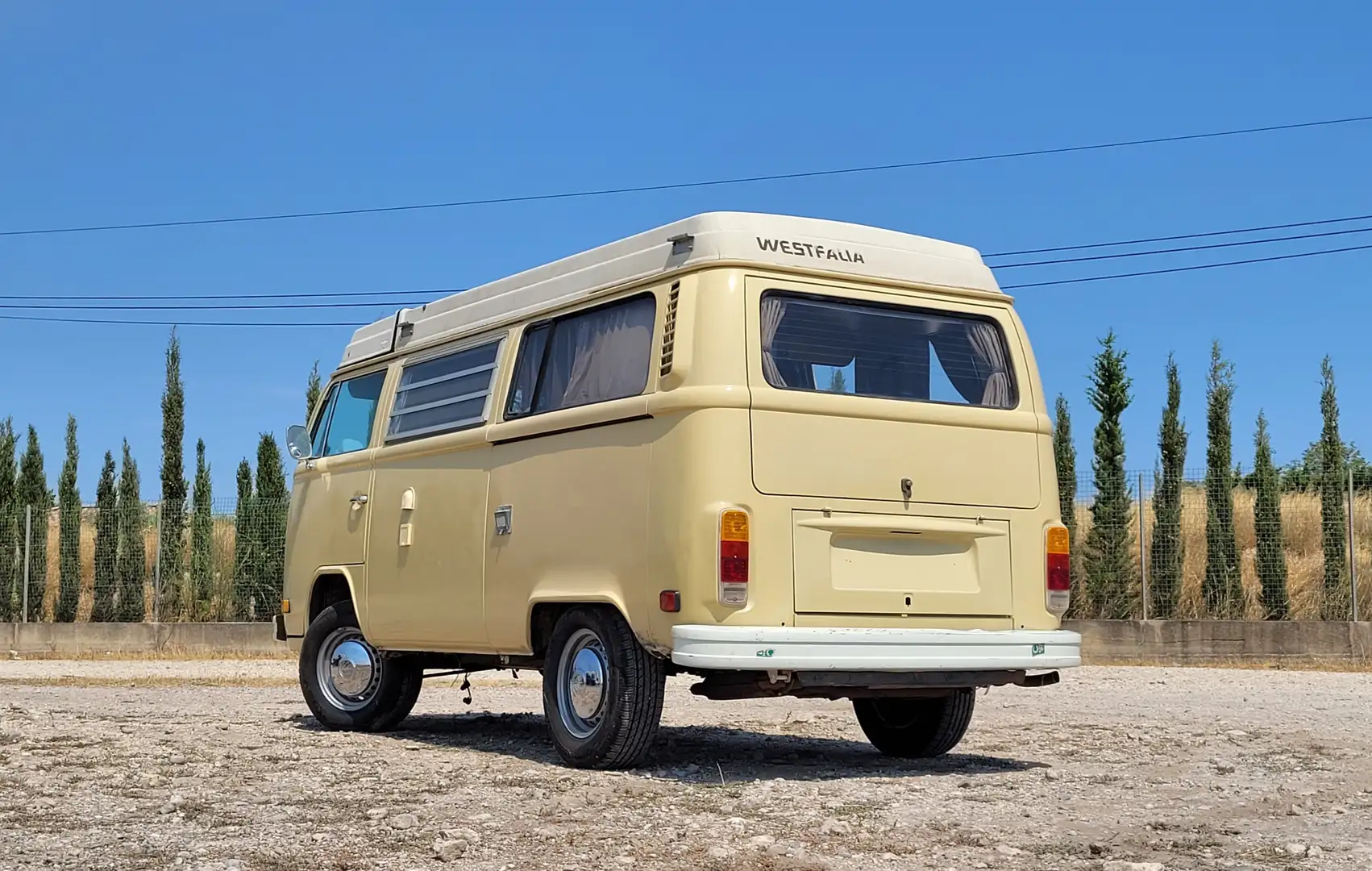 Volkswagen T2 T2B Westfalia Beige - 2