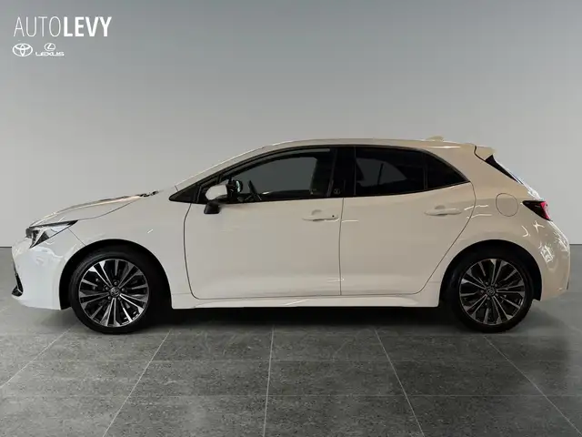 Toyota Corolla view 3