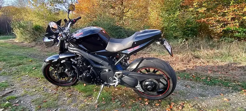 Triumph Speed Triple 1050 - foto 7