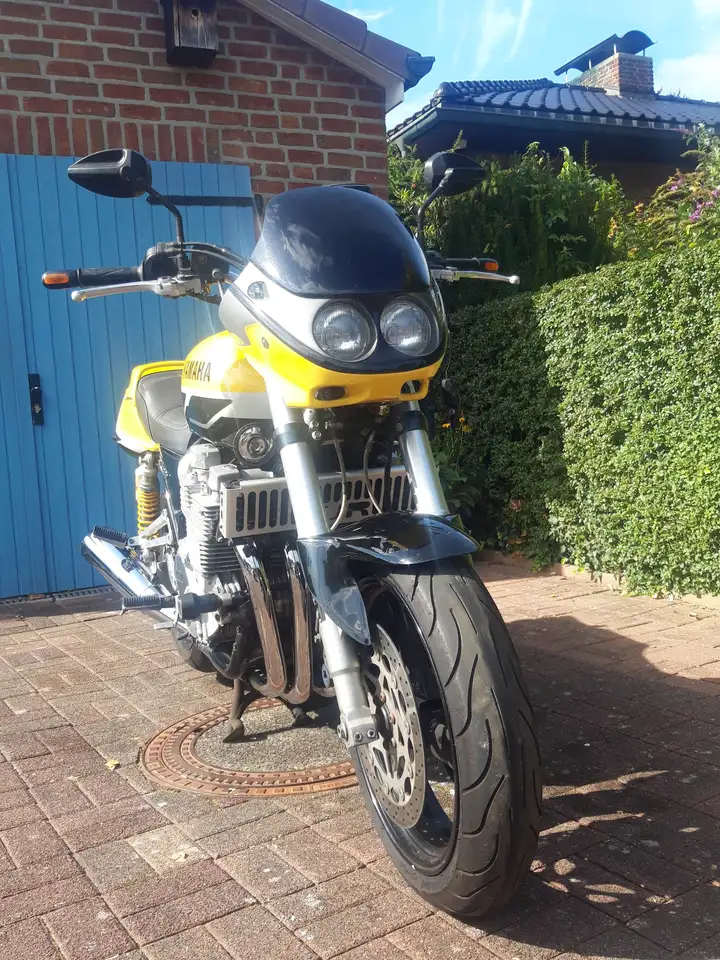 Yamaha XJR 1300
