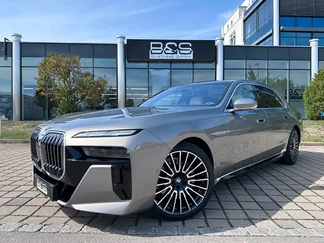 BMW 740
