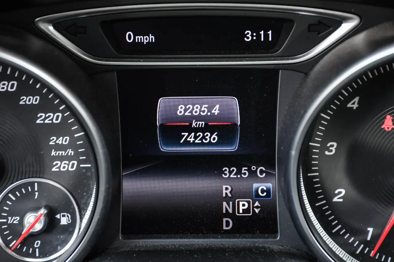Mercedes-Benz CLA снимка Mercedes-Benz CLA