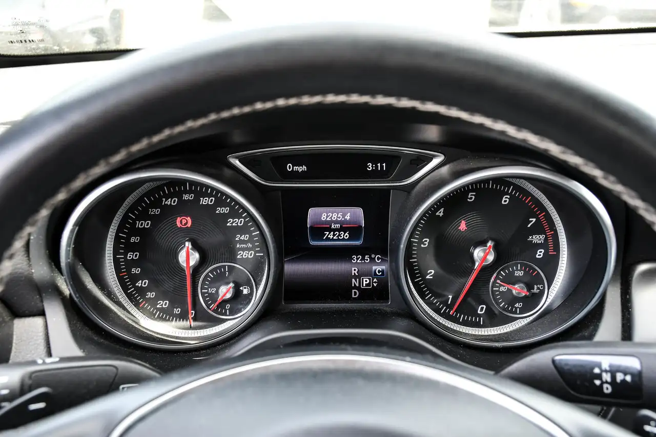 Mercedes-Benz CLA снимка Mercedes-Benz CLA