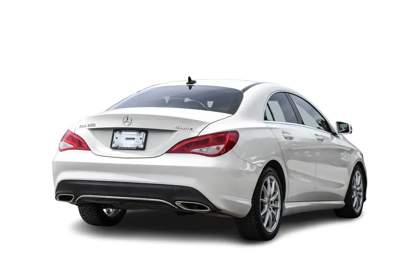 Mercedes-Benz CLA снимка Mercedes-Benz CLA