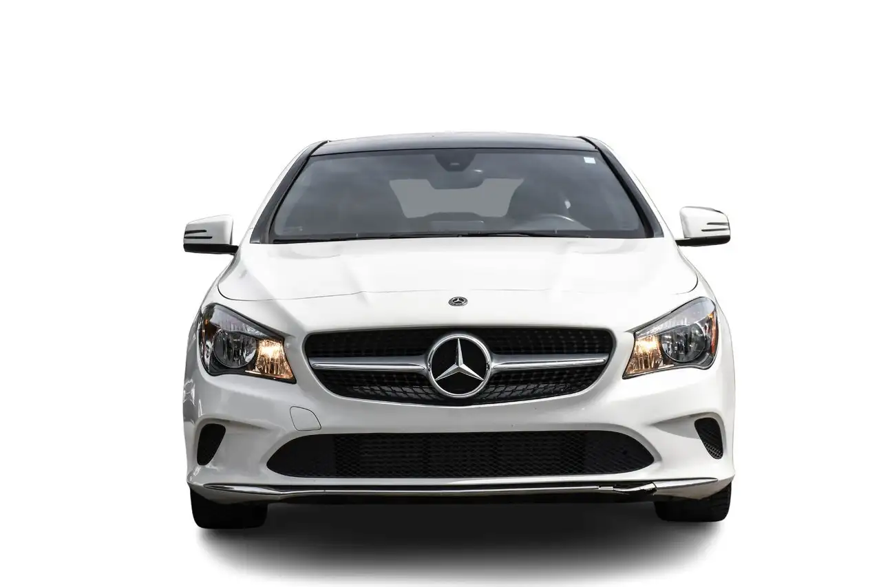 Mercedes-Benz CLA снимка Mercedes-Benz CLA