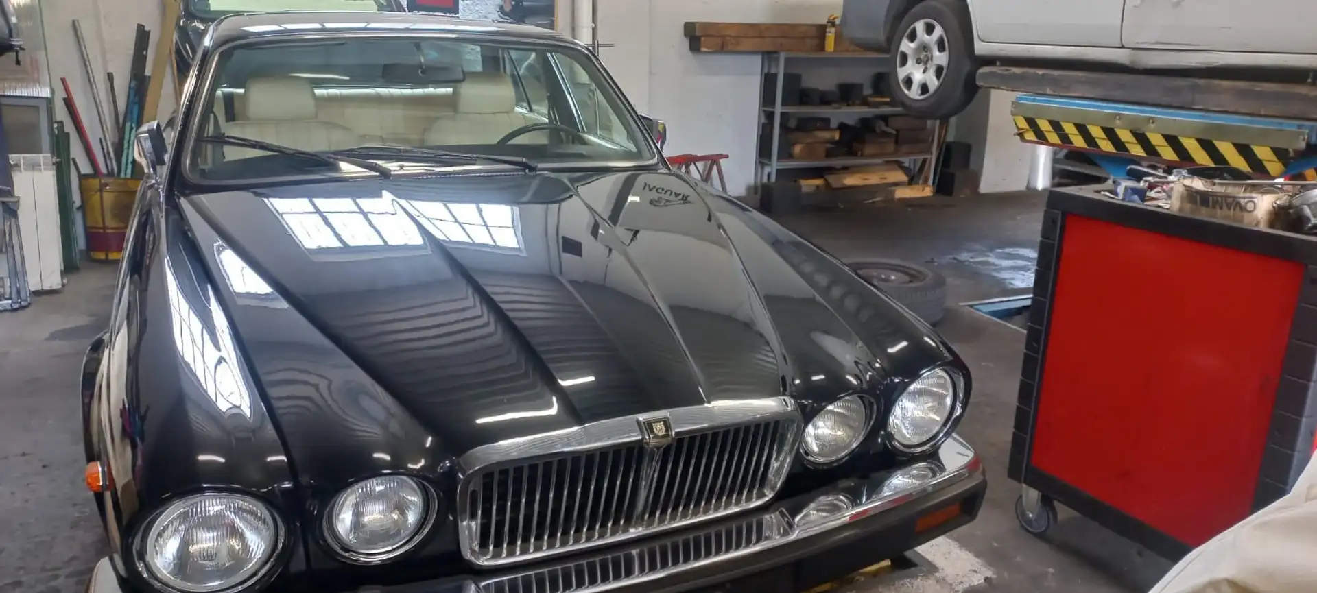 Jaguar XJ6 4.2 - 1